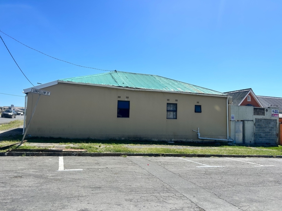 6 Bedroom Property for Sale in Quigney Eastern Cape